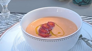 Gazpacho con caldo de huesos