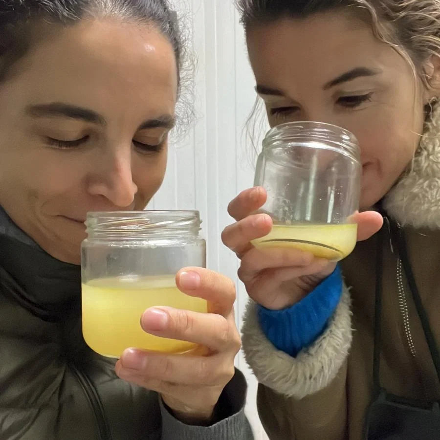 Las fundadoras de Cooldo en una cata de producto